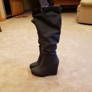 Black wedge boots size 9